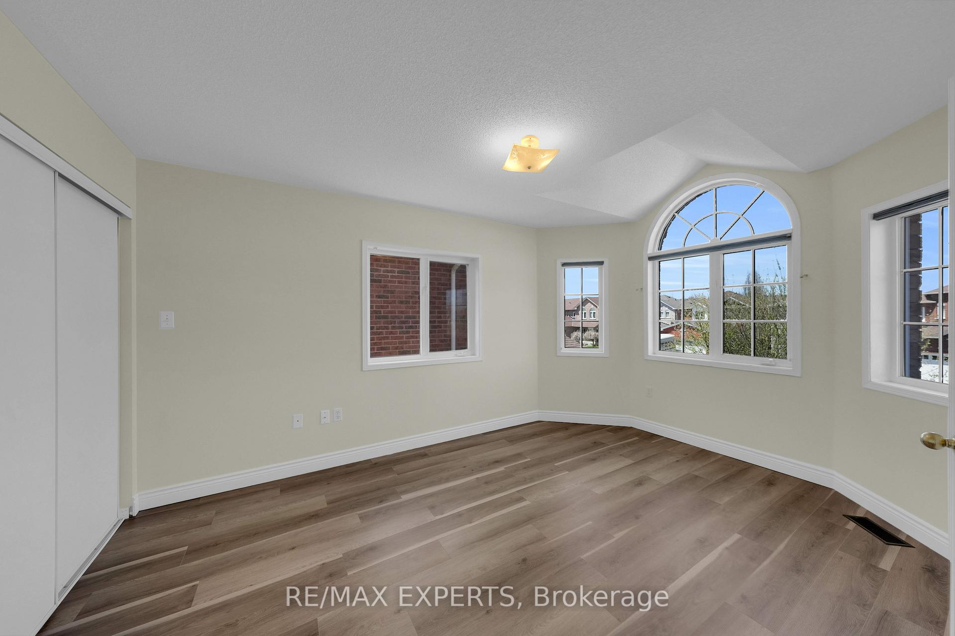 Photo 12 of 21 Preston Avenue, New Tecumseth, Alliston — HOMEH