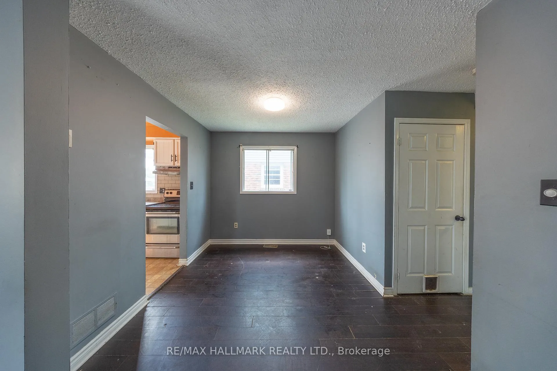 Photo 10 of 200 Adele Crescent, Oshawa, McLaughlin — HOMEH
