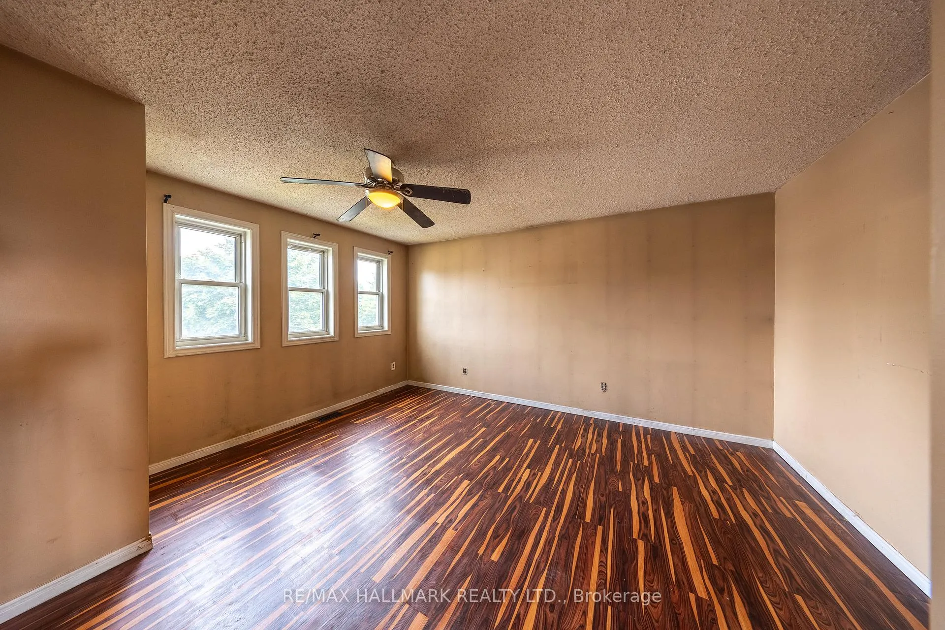 Photo 15 of 200 Adele Crescent, Oshawa, McLaughlin — HOMEH