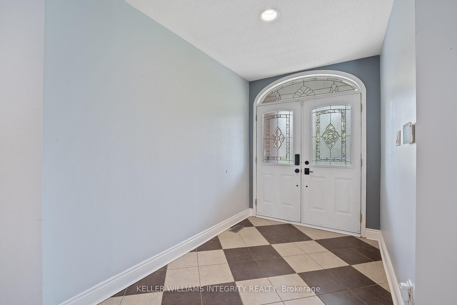 Photo 2 of 659 Pelican Street, Ottawa, Avalon East — HOMEH