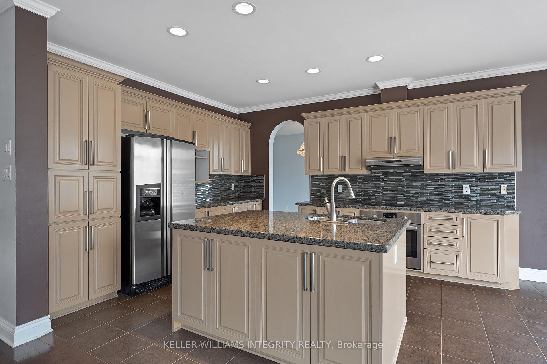 Photo 13 of 659 Pelican Street, Ottawa, Avalon East — HOMEH