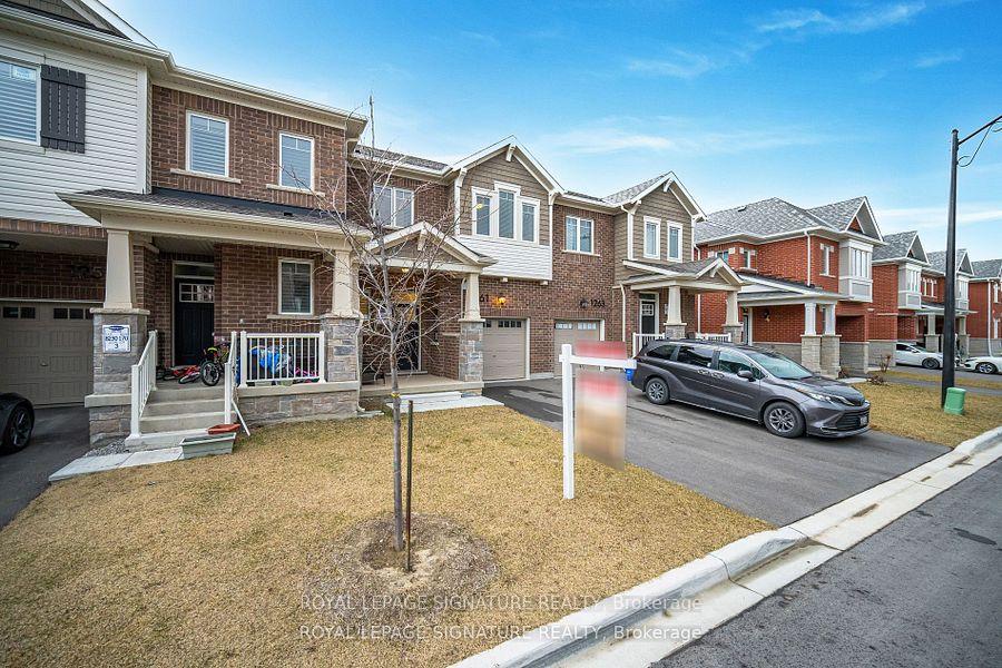 Photo 4 of 1261 Wintergreen Place, Milton, Cobban — HOMEH