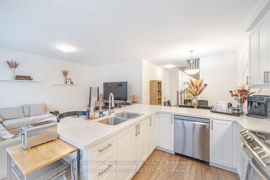 Photo 6 of 1261 Wintergreen Place, Milton, Cobban — HOMEH