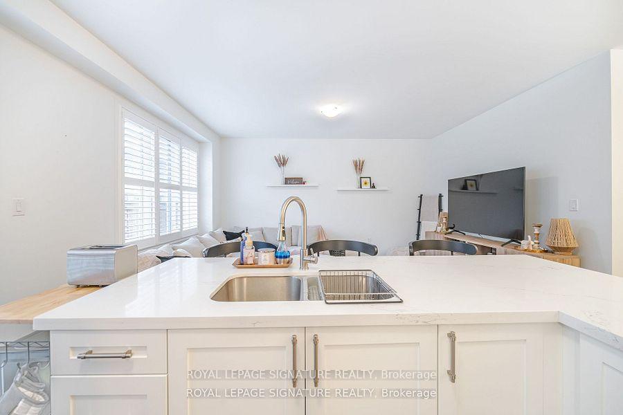Photo 5 of 1261 Wintergreen Place, Milton, Cobban — HOMEH