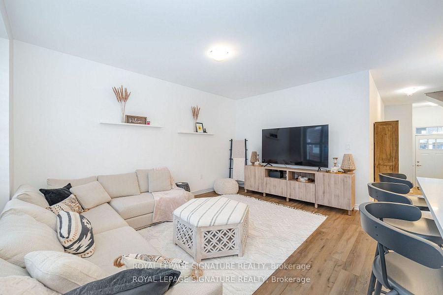 Photo 14 of 1261 Wintergreen Place, Milton, Cobban — HOMEH