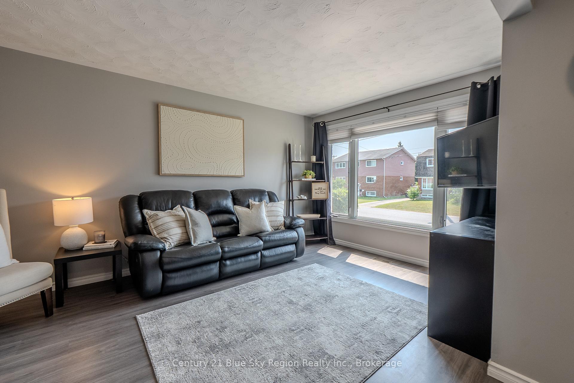 Photo 5 of 580 Dane Avenue, North Bay, Widdifield — HOMEH