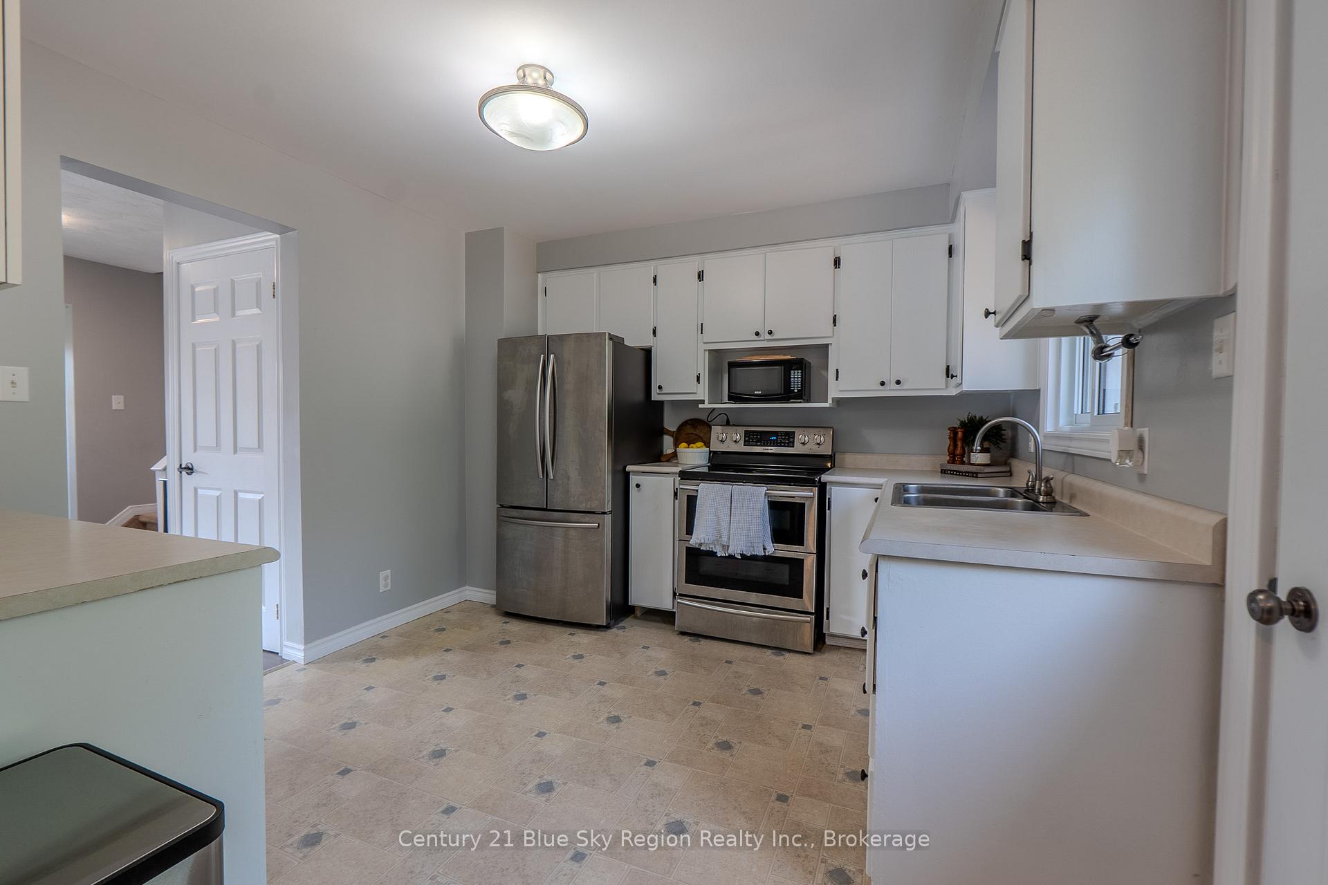 Photo 9 of 580 Dane Avenue, North Bay, Widdifield — HOMEH