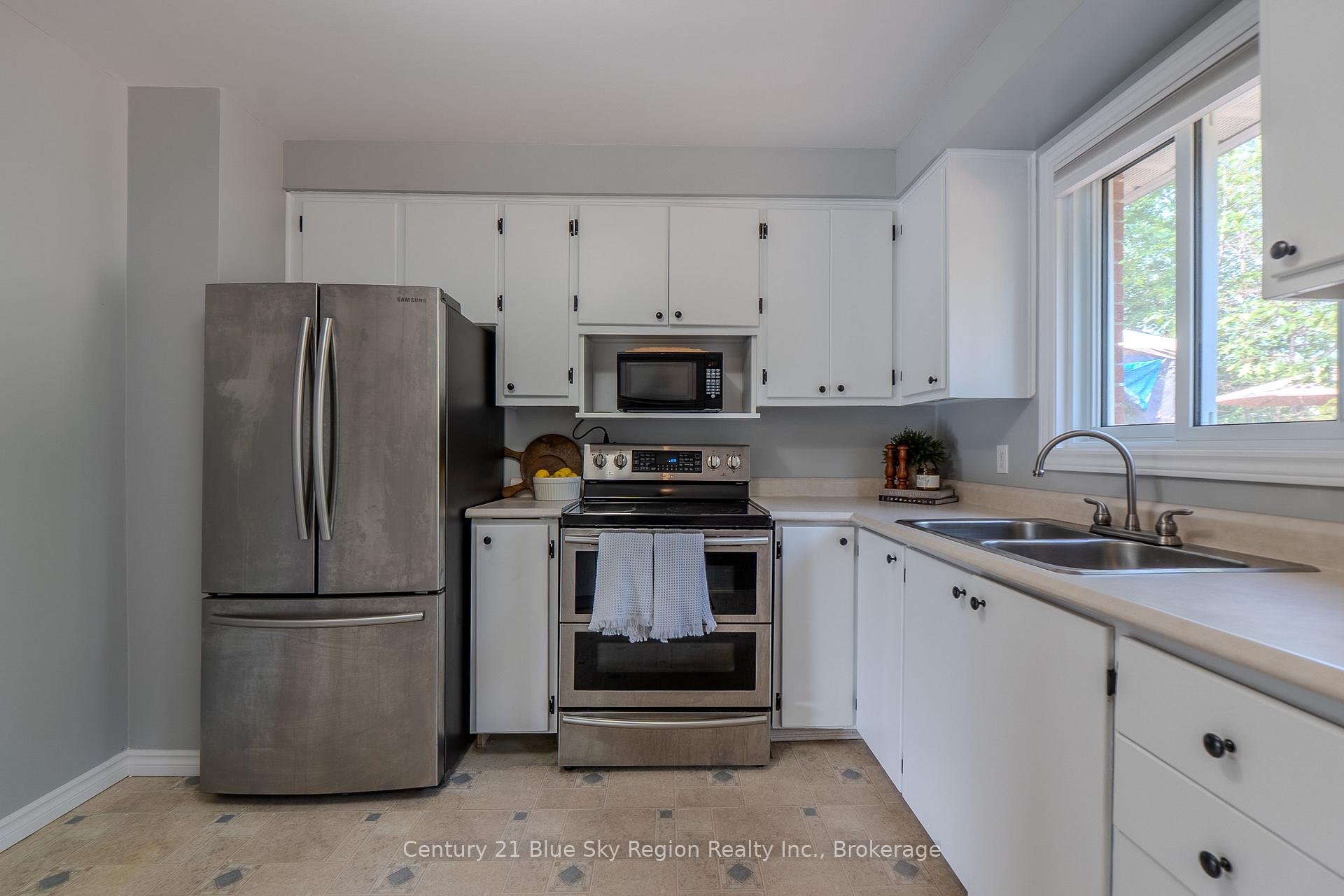 Photo 10 of 580 Dane Avenue, North Bay, Widdifield — HOMEH