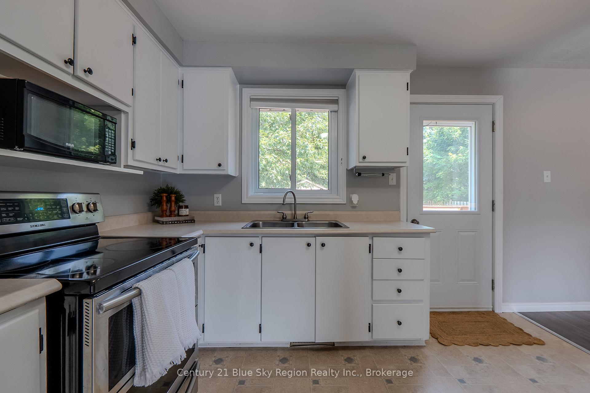 Photo 11 of 580 Dane Avenue, North Bay, Widdifield — HOMEH