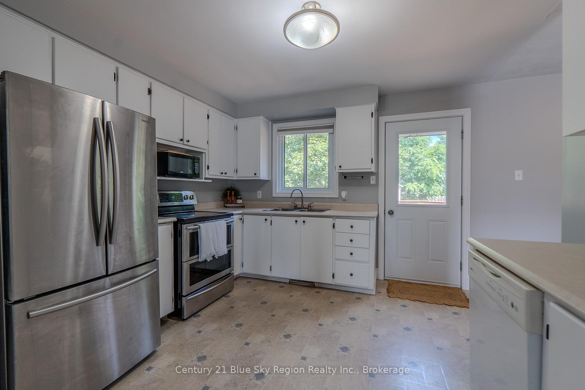 Photo 13 of 580 Dane Avenue, North Bay, Widdifield — HOMEH