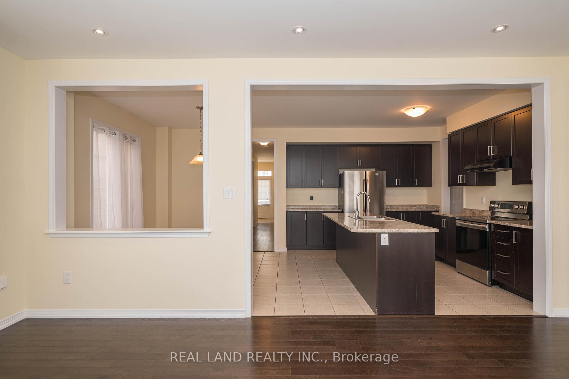 Photo 6 of 7782 Hackberry Trail, Niagara Falls, Brown — HOMEH