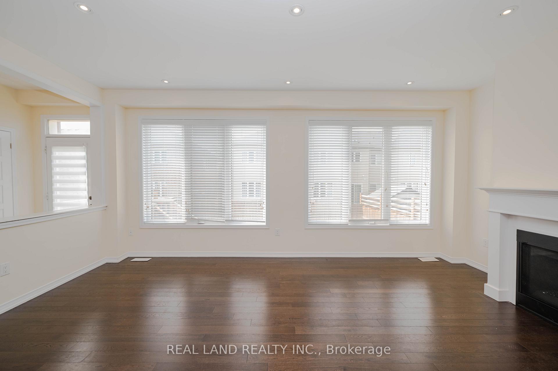 Photo 8 of 7782 Hackberry Trail, Niagara Falls, Brown — HOMEH