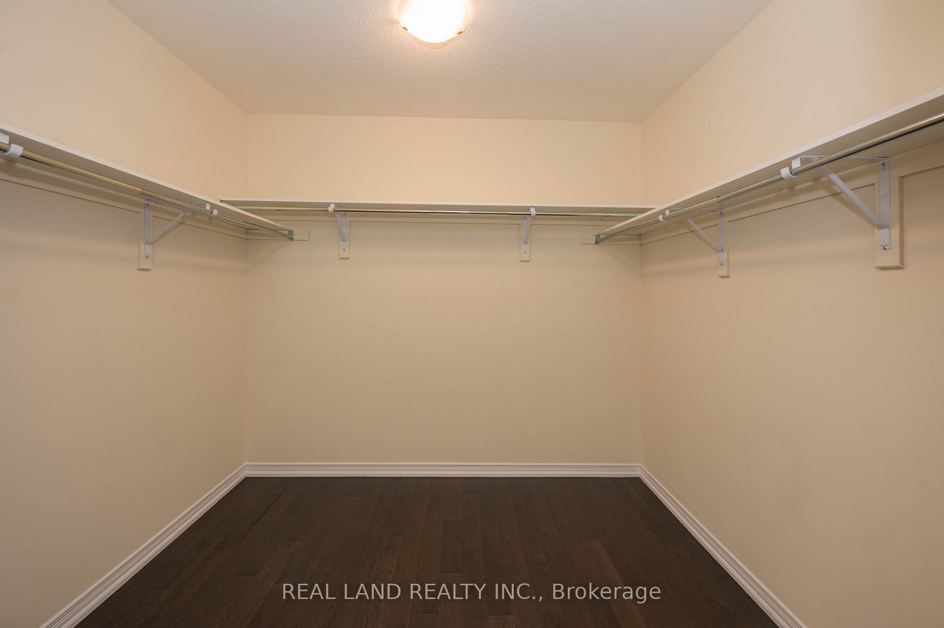 Photo 22 of 7782 Hackberry Trail, Niagara Falls, Brown — HOMEH