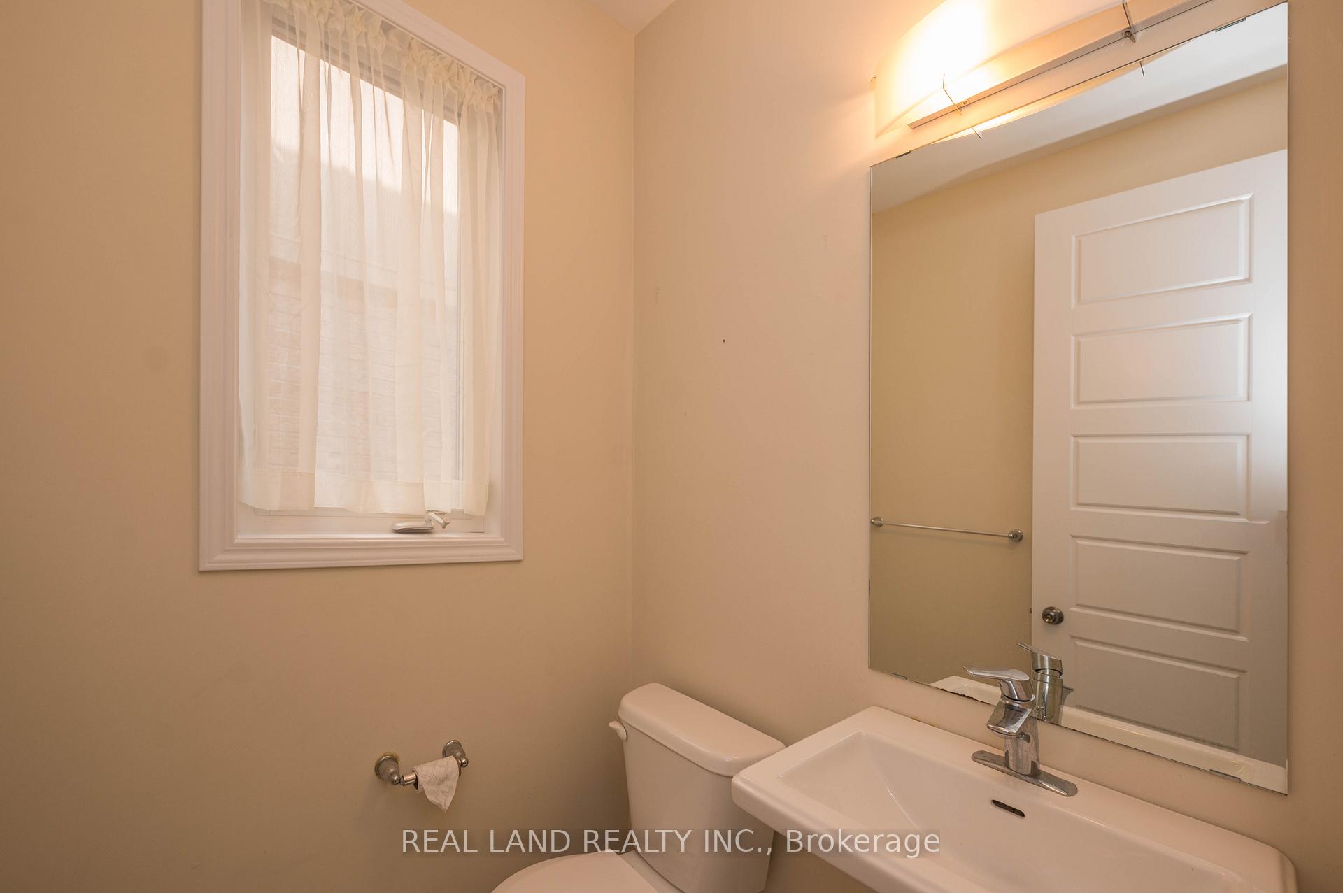 Photo 23 of 7782 Hackberry Trail, Niagara Falls, Brown — HOMEH