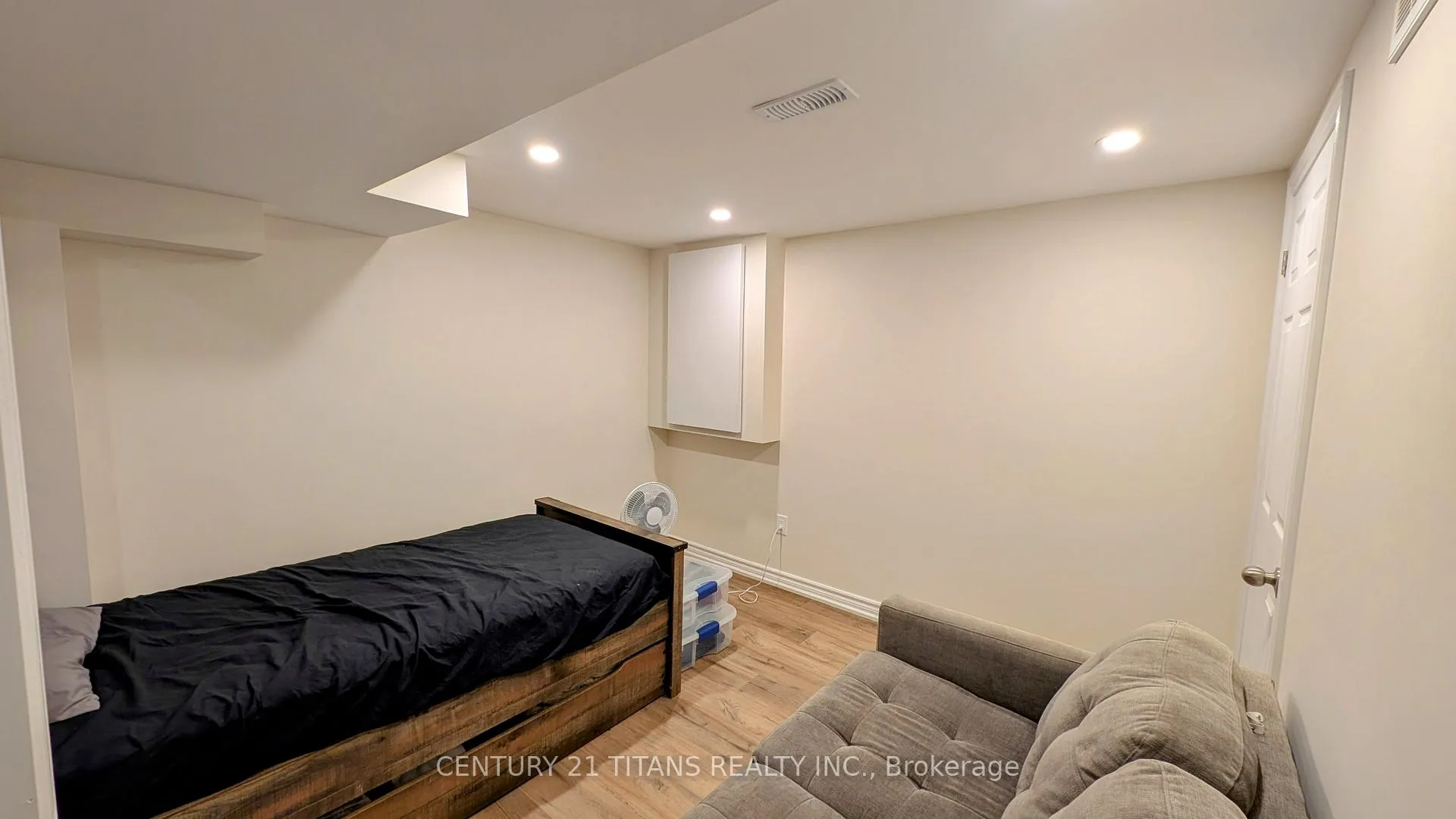 Photo 8 of 853 Crowells Street, Oshawa, Pinecrest — HOMEH