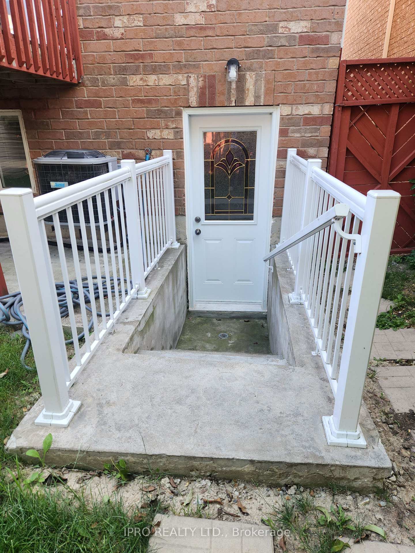 Photo 6 of 5853 whitehorn Crescent, Mississauga, East Credit — HOMEH