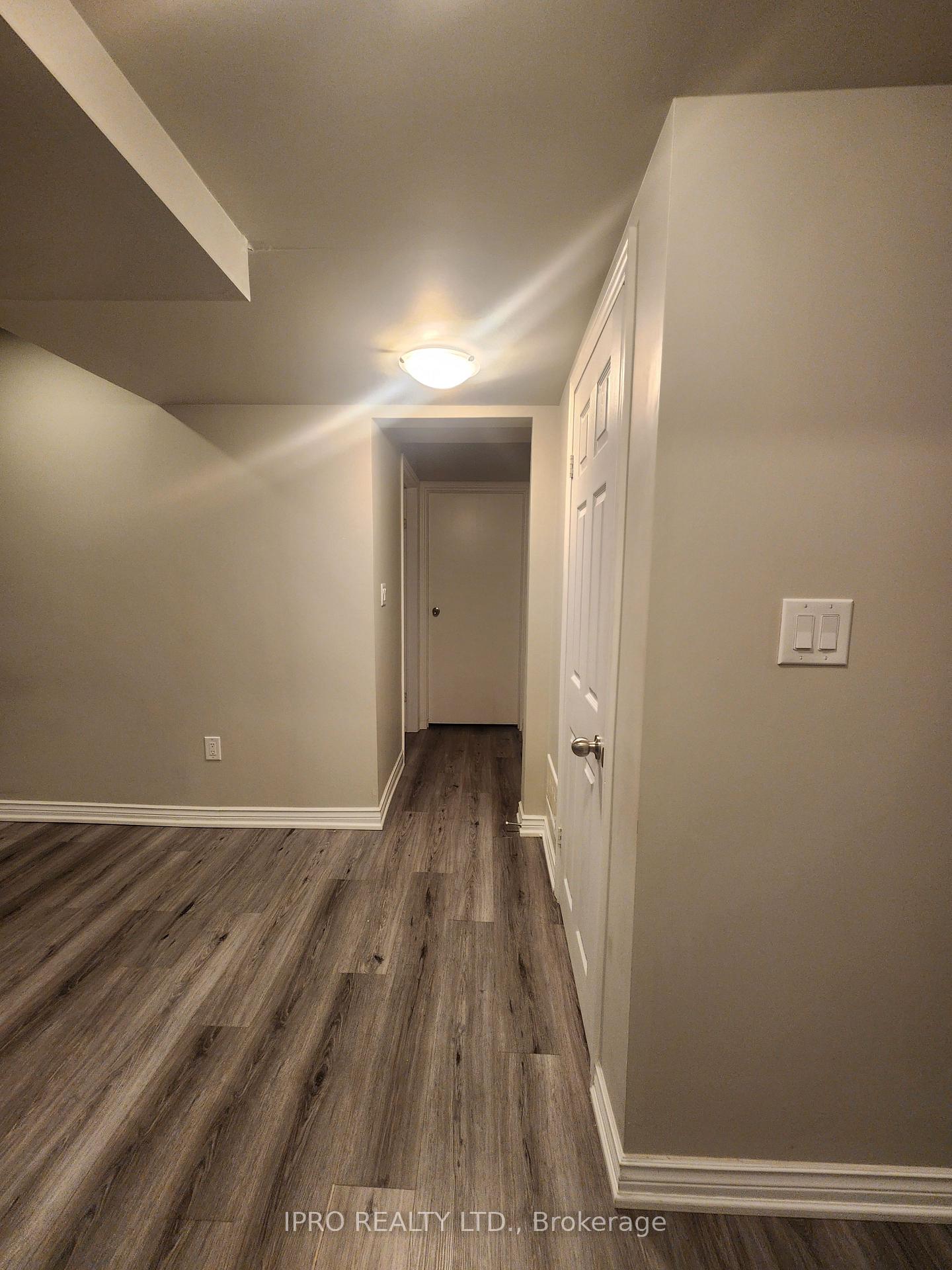 Photo 11 of 5853 whitehorn Crescent, Mississauga, East Credit — HOMEH