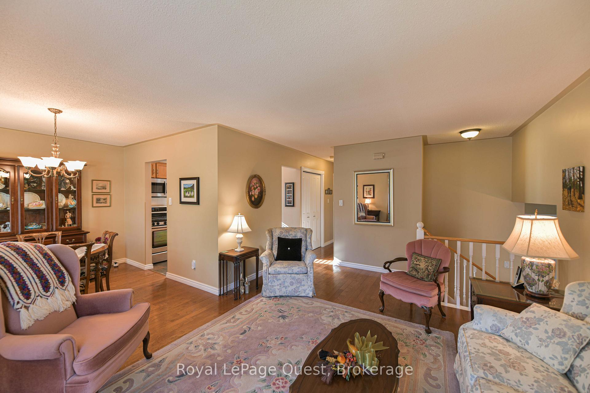 Photo 10 of 9 Marlisa Drive, Orillia — HOMEH