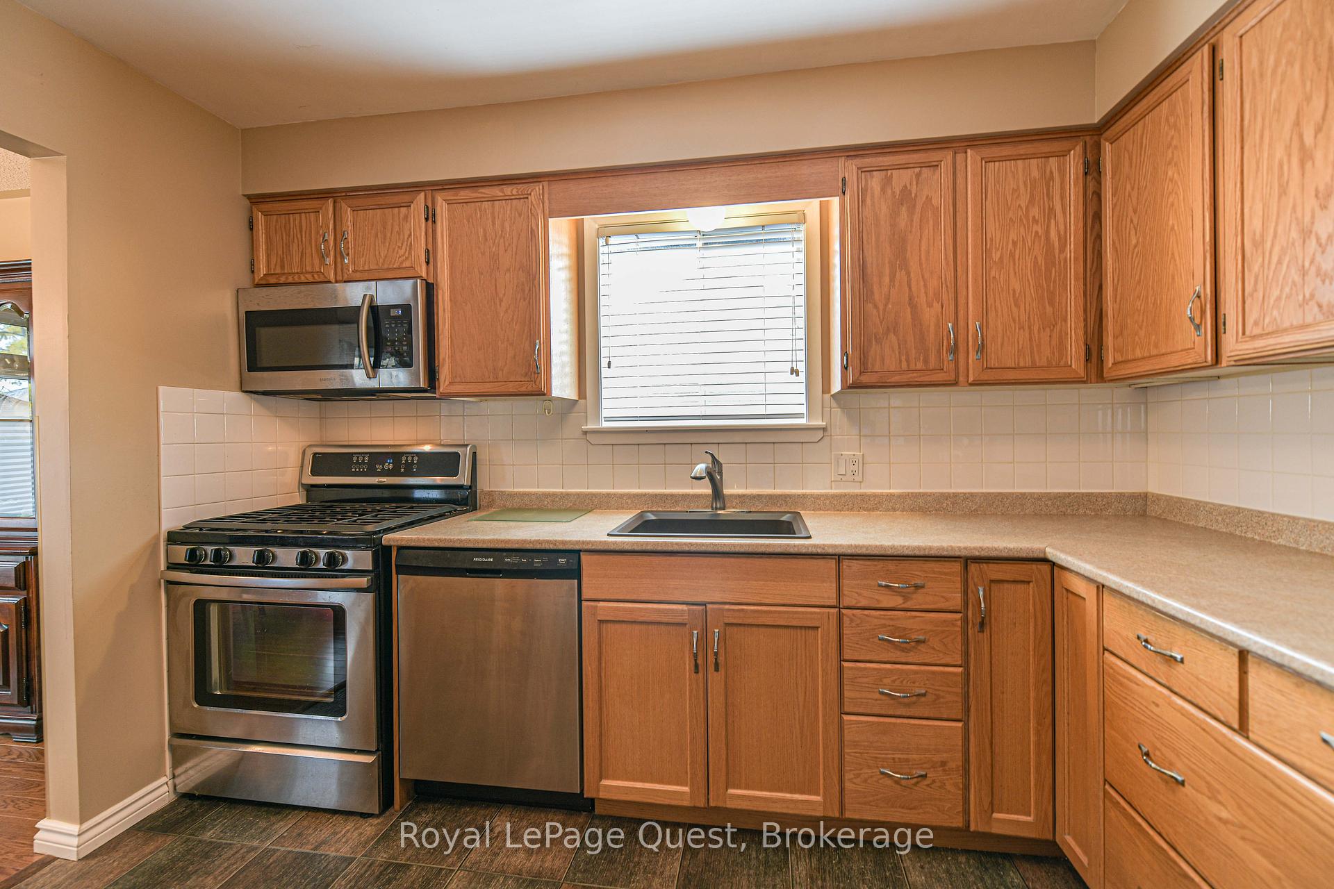 Photo 13 of 9 Marlisa Drive, Orillia — HOMEH