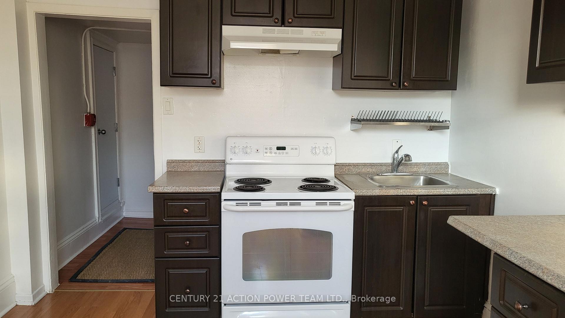 Photo 4 of Unit 3, 703 Cooper Street, Ottawa, Ottawa Centre — HOMEH