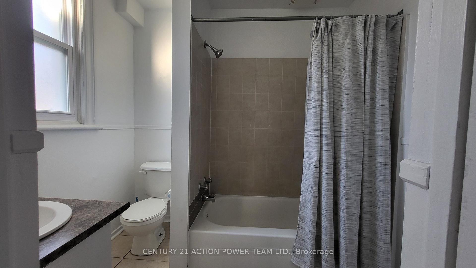 Photo 14 of Unit 3, 703 Cooper Street, Ottawa, Ottawa Centre — HOMEH