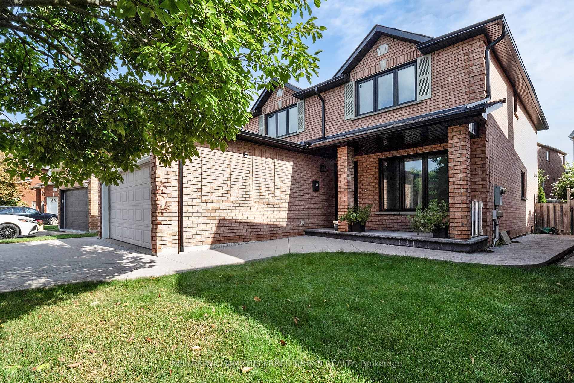 Photo 2 of 4489 Gladebrook Crescent, Mississauga, East Credit — HOMEH