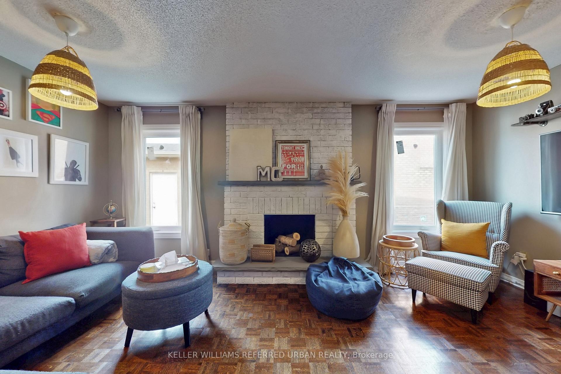 Photo 4 of 4489 Gladebrook Crescent, Mississauga, East Credit — HOMEH