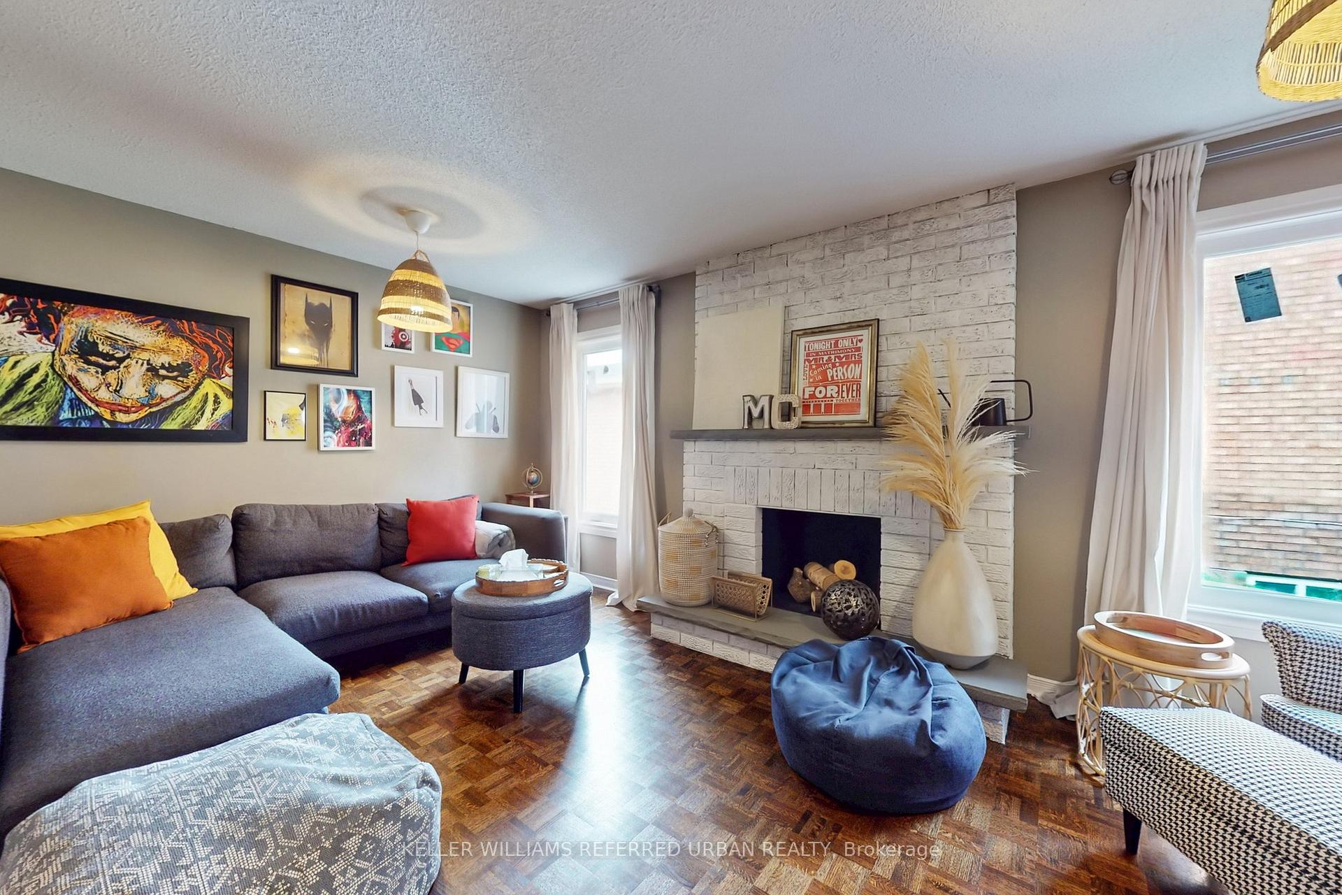 Photo 5 of 4489 Gladebrook Crescent, Mississauga, East Credit — HOMEH