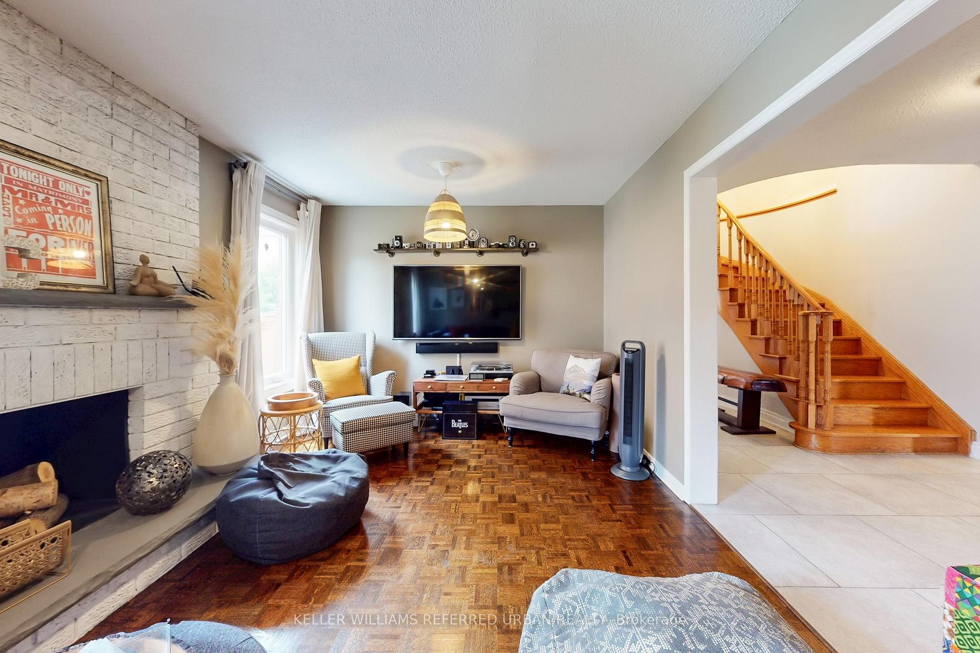 Photo 6 of 4489 Gladebrook Crescent, Mississauga, East Credit — HOMEH