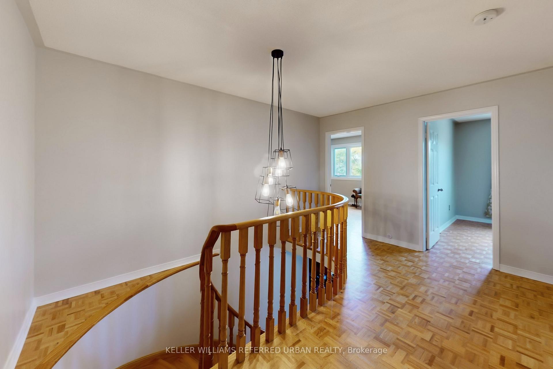 Photo 24 of 4489 Gladebrook Crescent, Mississauga, East Credit — HOMEH