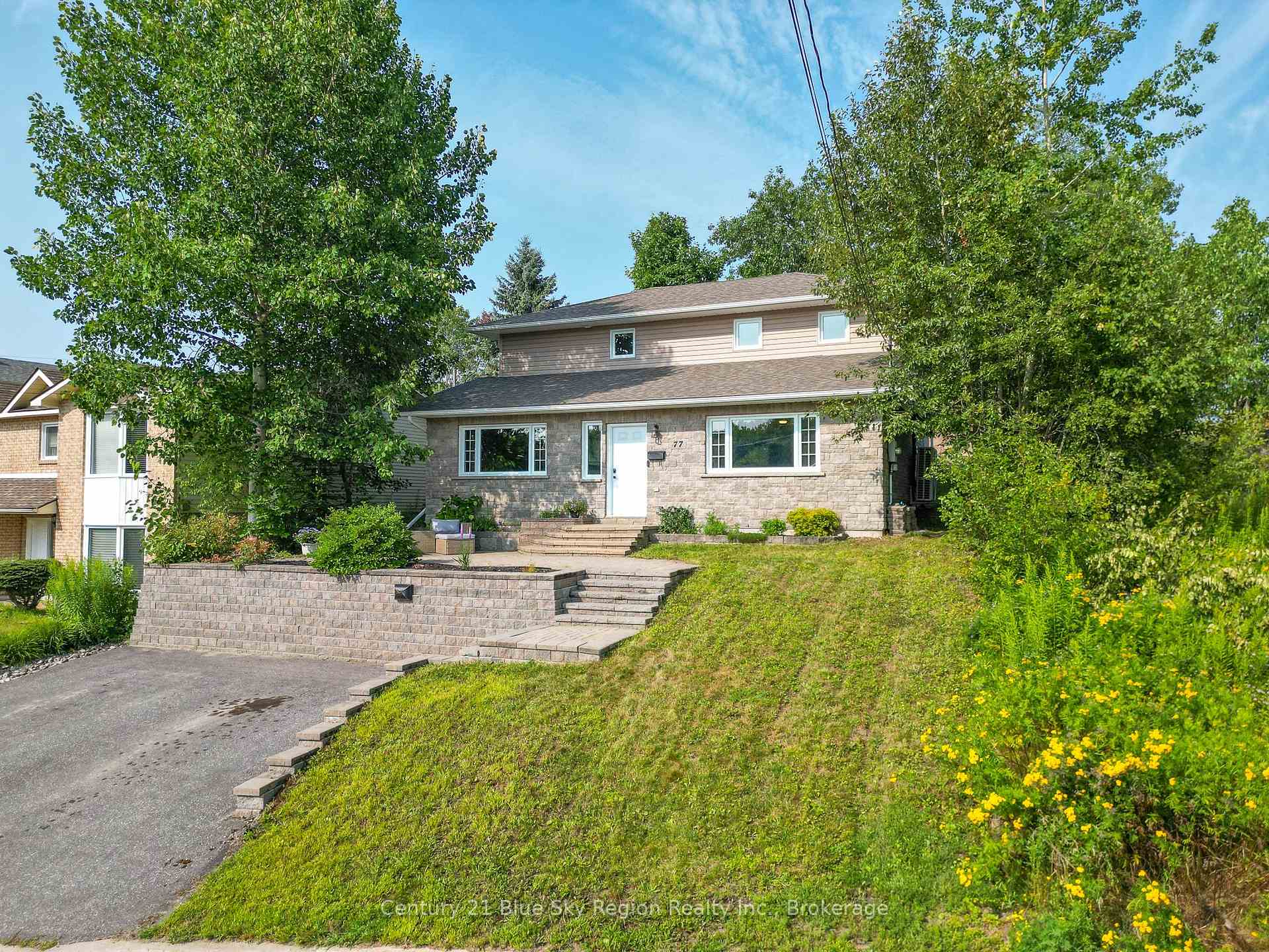 Photo 2 of 77 Shallot Crescent, North Bay, Birchaven — HOMEH