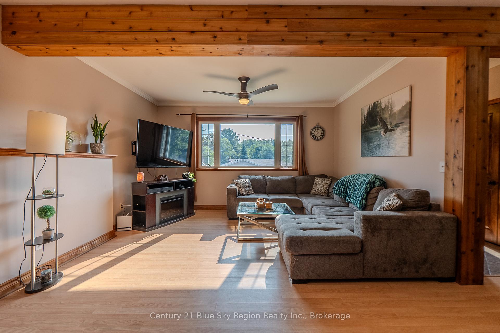 Photo 6 of 77 Shallot Crescent, North Bay, Birchaven — HOMEH