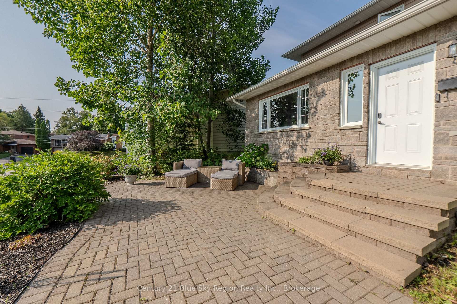 Photo 31 of 77 Shallot Crescent, North Bay, Birchaven — HOMEH