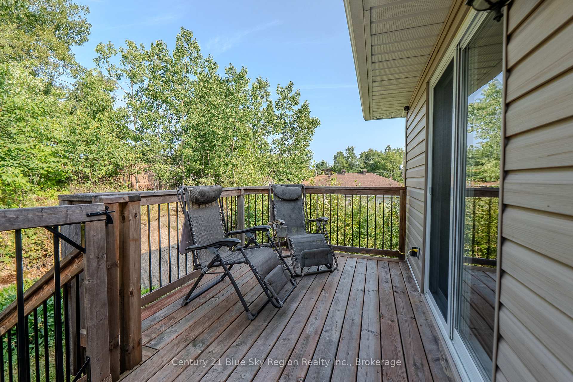 Photo 36 of 77 Shallot Crescent, North Bay, Birchaven — HOMEH