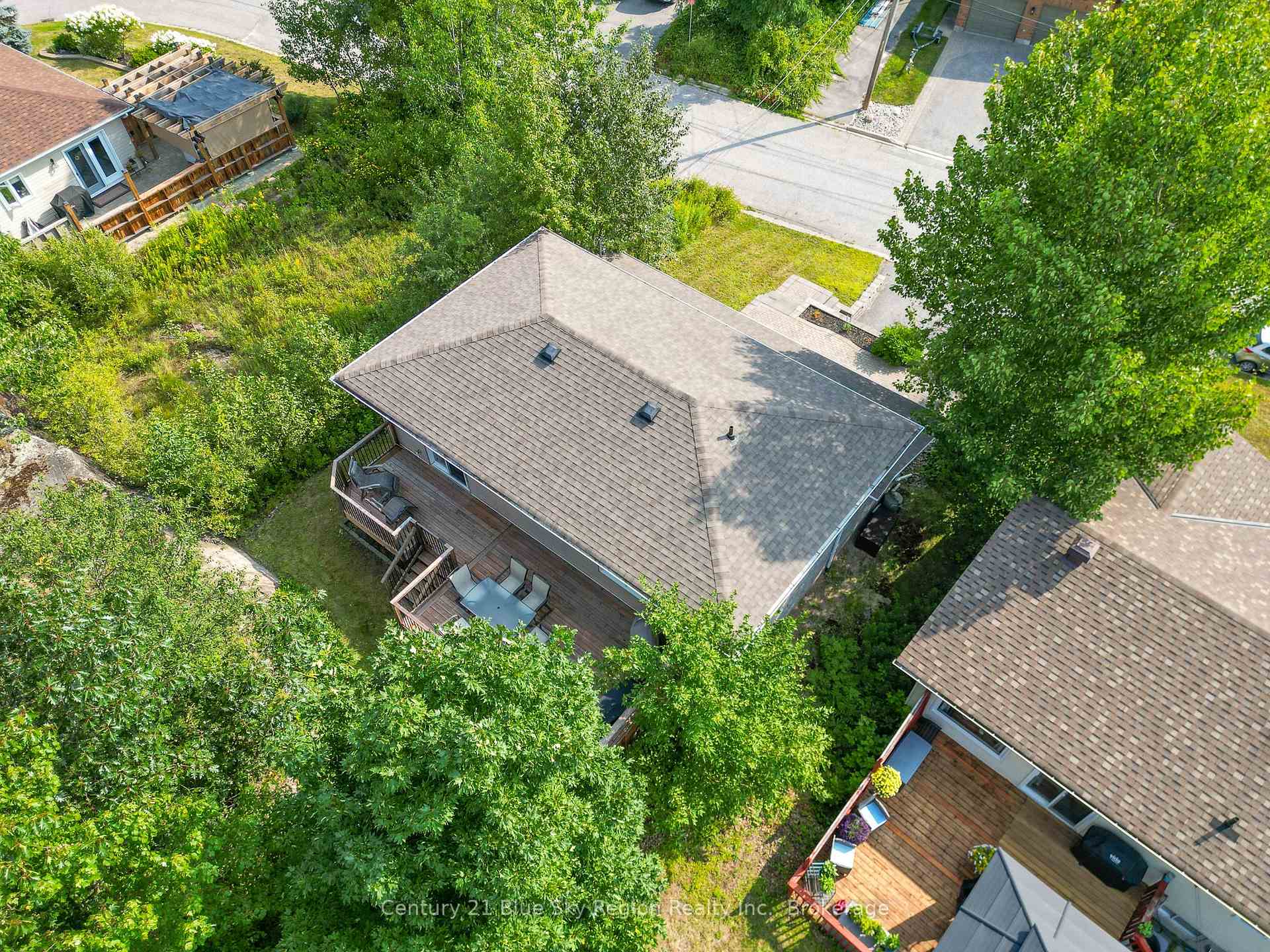 Photo 40 of 77 Shallot Crescent, North Bay, Birchaven — HOMEH
