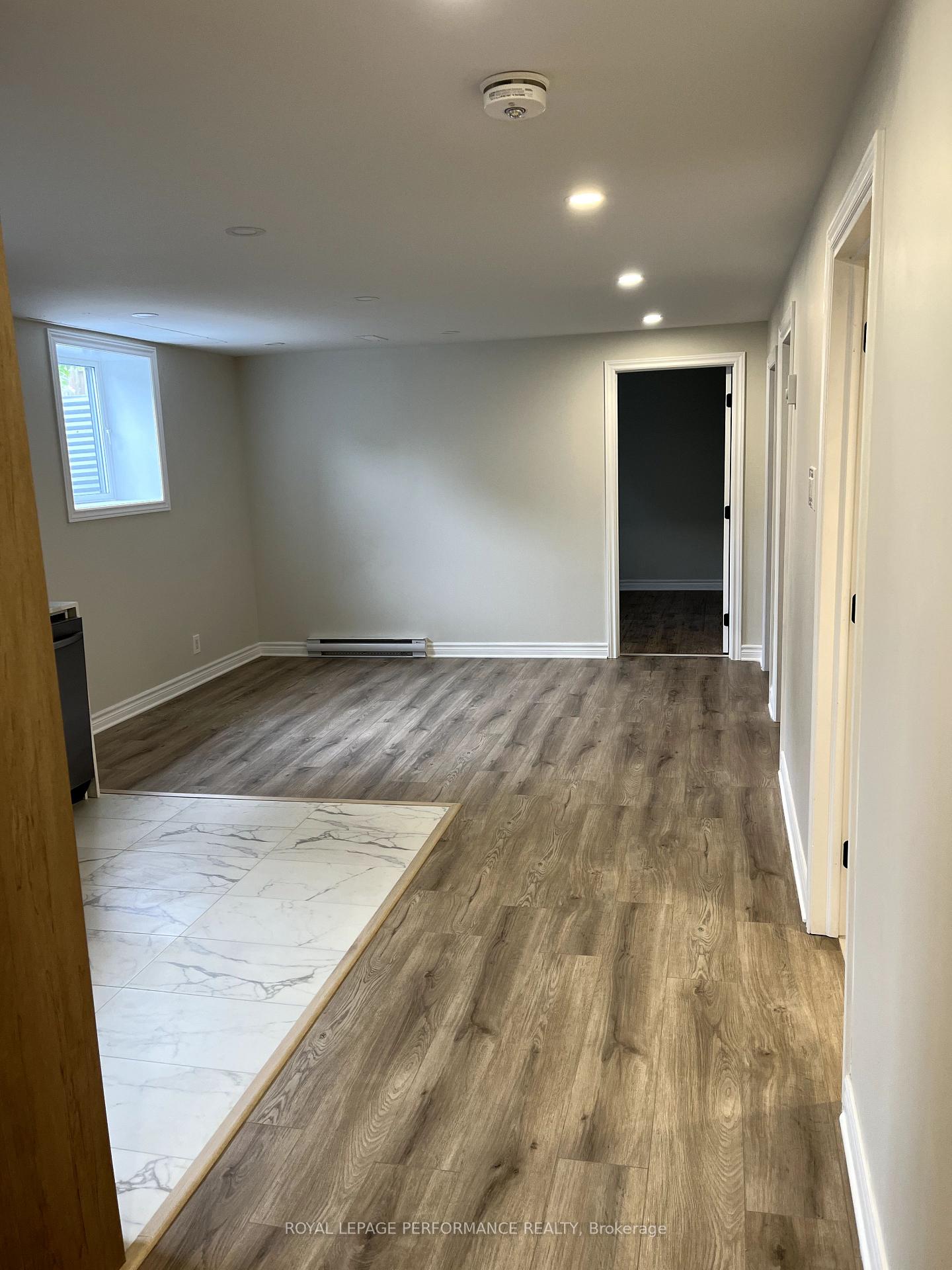 Photo 3 of Unit B, 882 Balsam Drive, Ottawa, Chatelaine Village — HOMEH