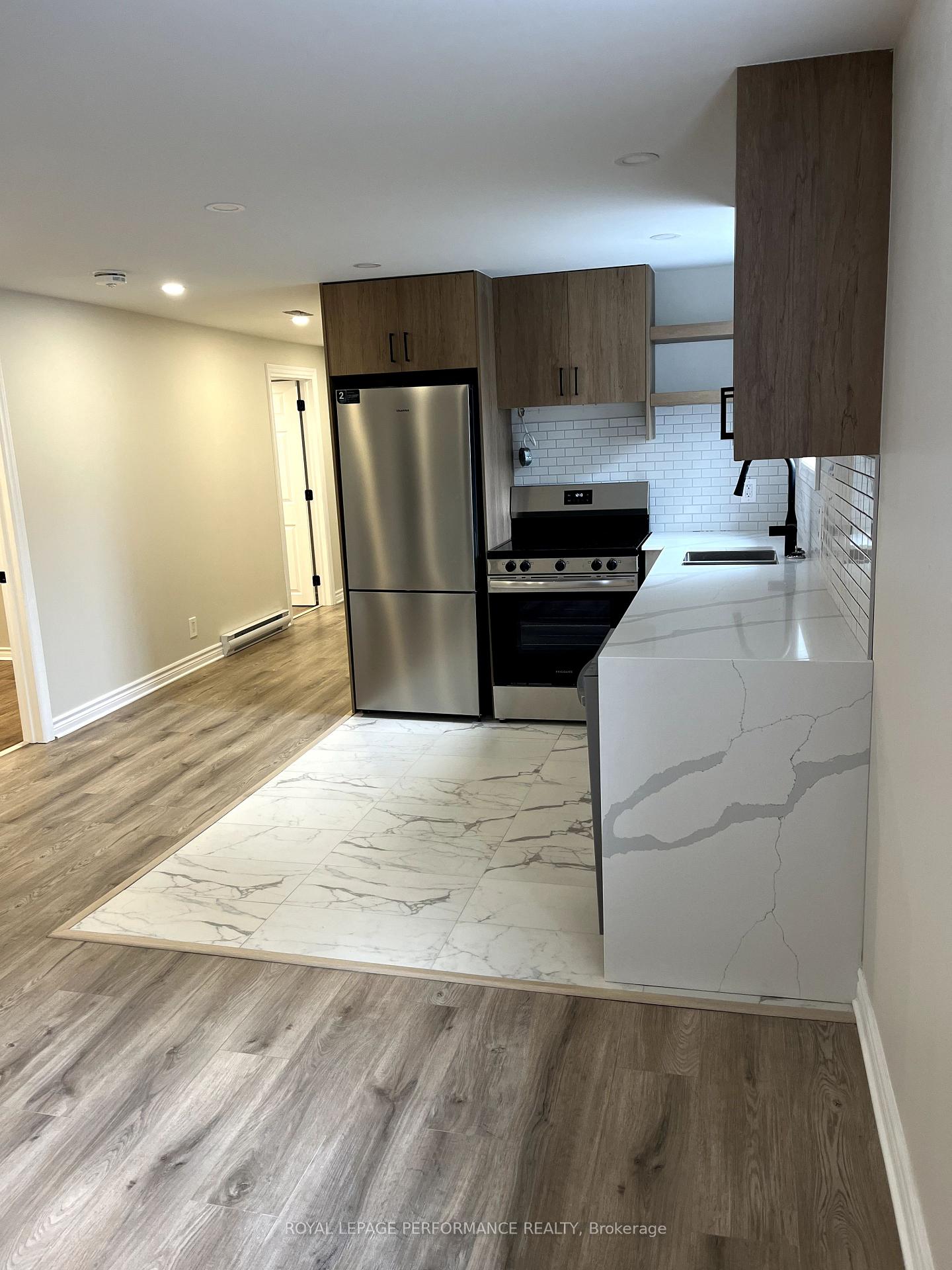 Photo 4 of Unit B, 882 Balsam Drive, Ottawa, Chatelaine Village — HOMEH