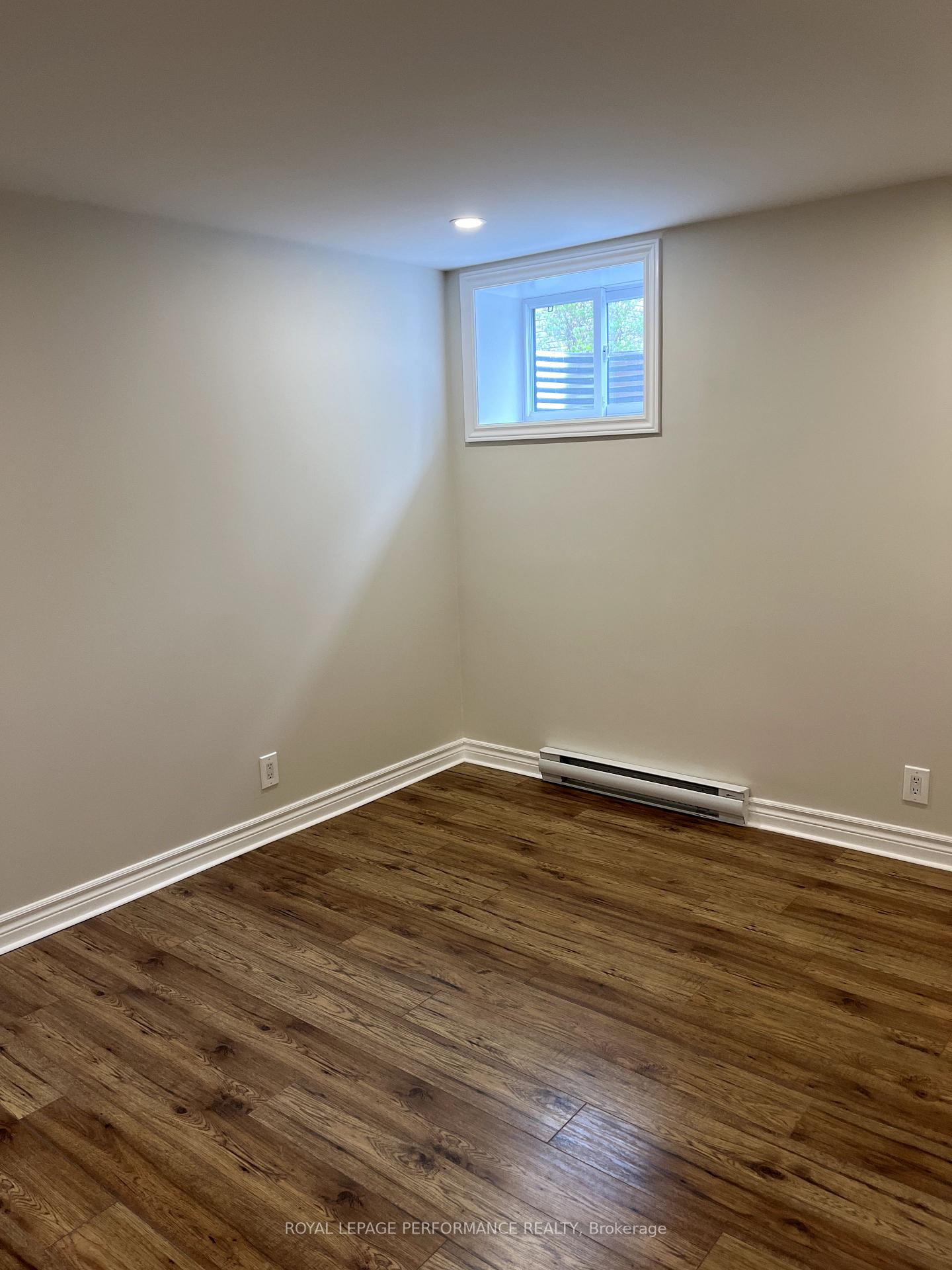 Photo 8 of Unit B, 882 Balsam Drive, Ottawa, Chatelaine Village — HOMEH