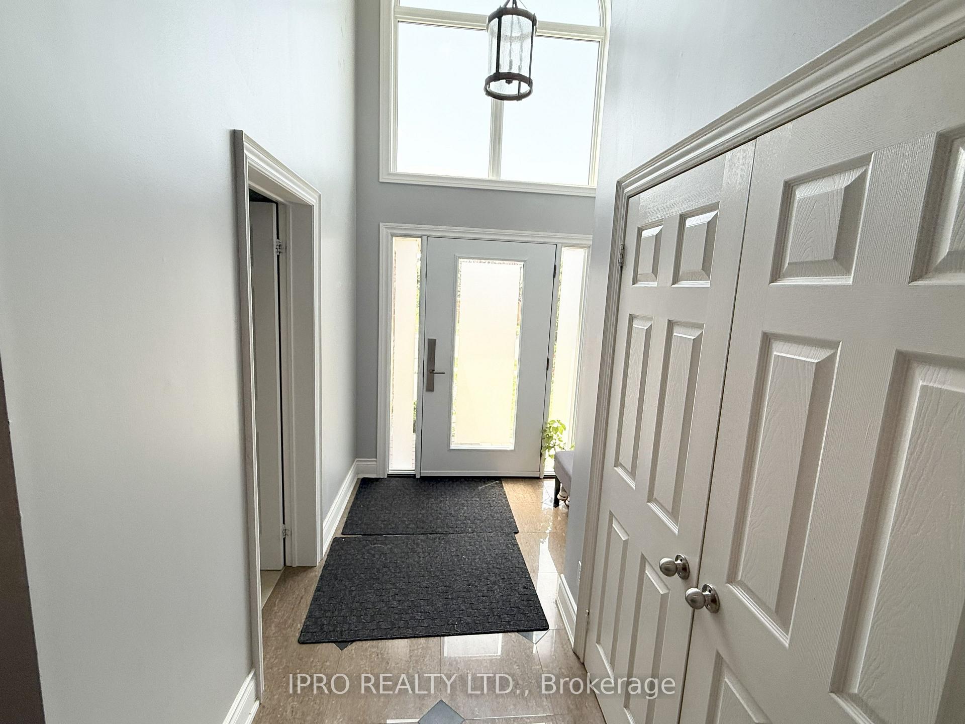 Photo 10 of Unit Upper, 5591 Whitehorn Avenue, Mississauga, East Credit — HOMEH