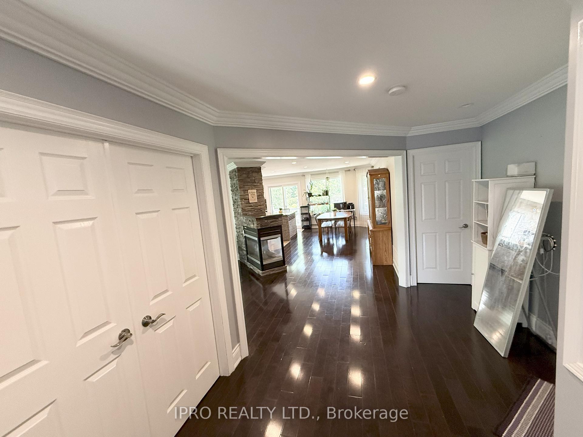 Photo 8 of Unit Upper, 5591 Whitehorn Avenue, Mississauga, East Credit — HOMEH