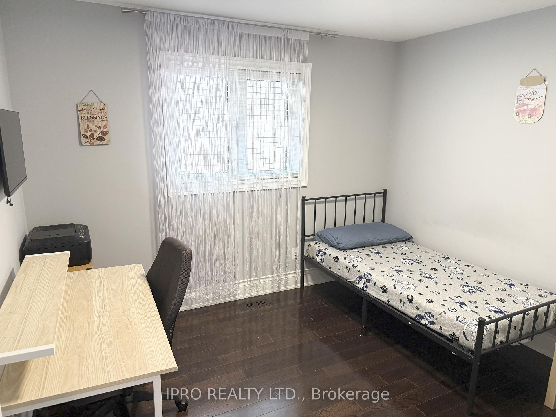 Photo 5 of Unit Upper, 5591 Whitehorn Avenue, Mississauga, East Credit — HOMEH