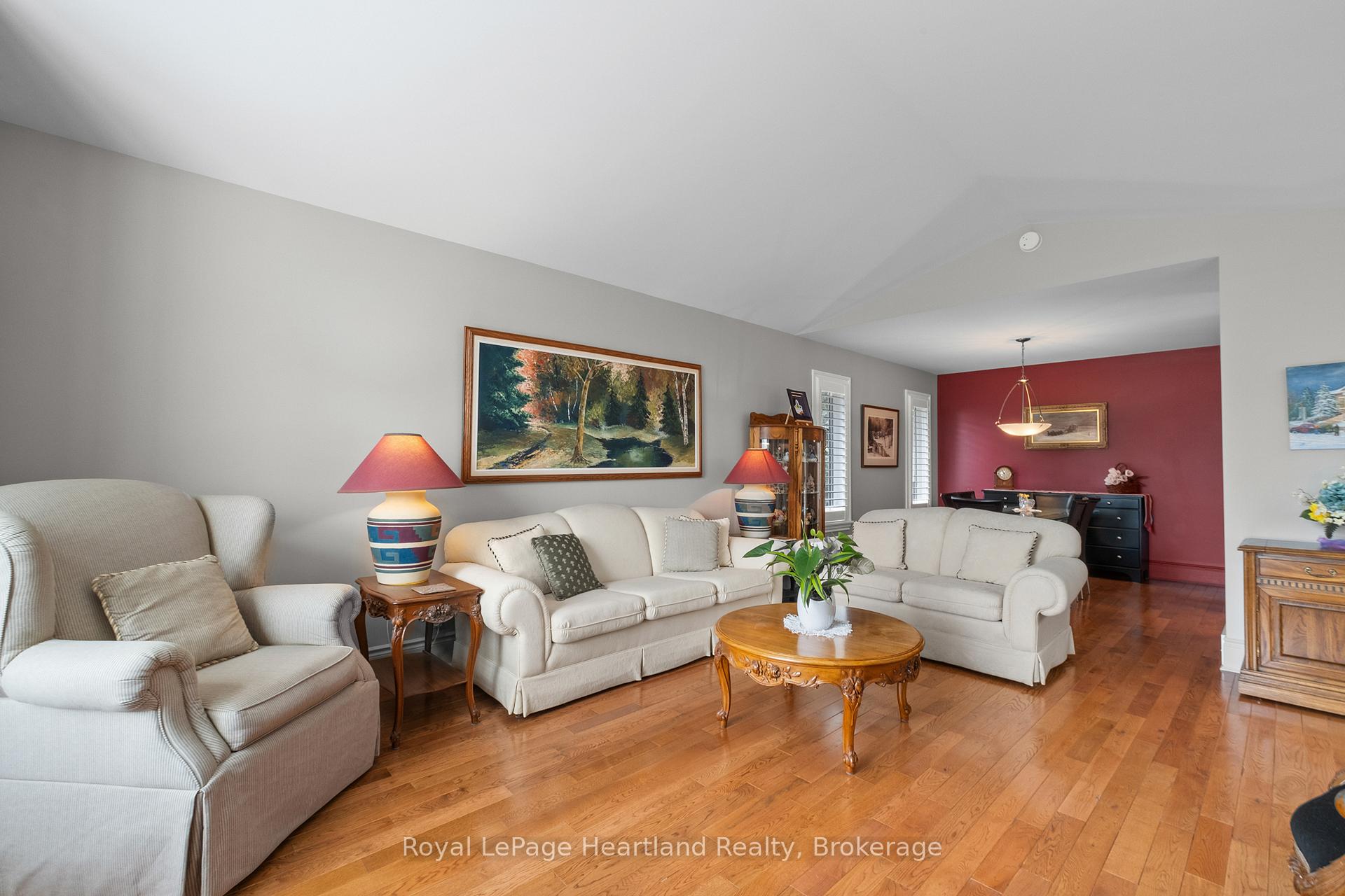 Photo 7 of 260 William Street E, North Middlesex, Parkhill — HOMEH