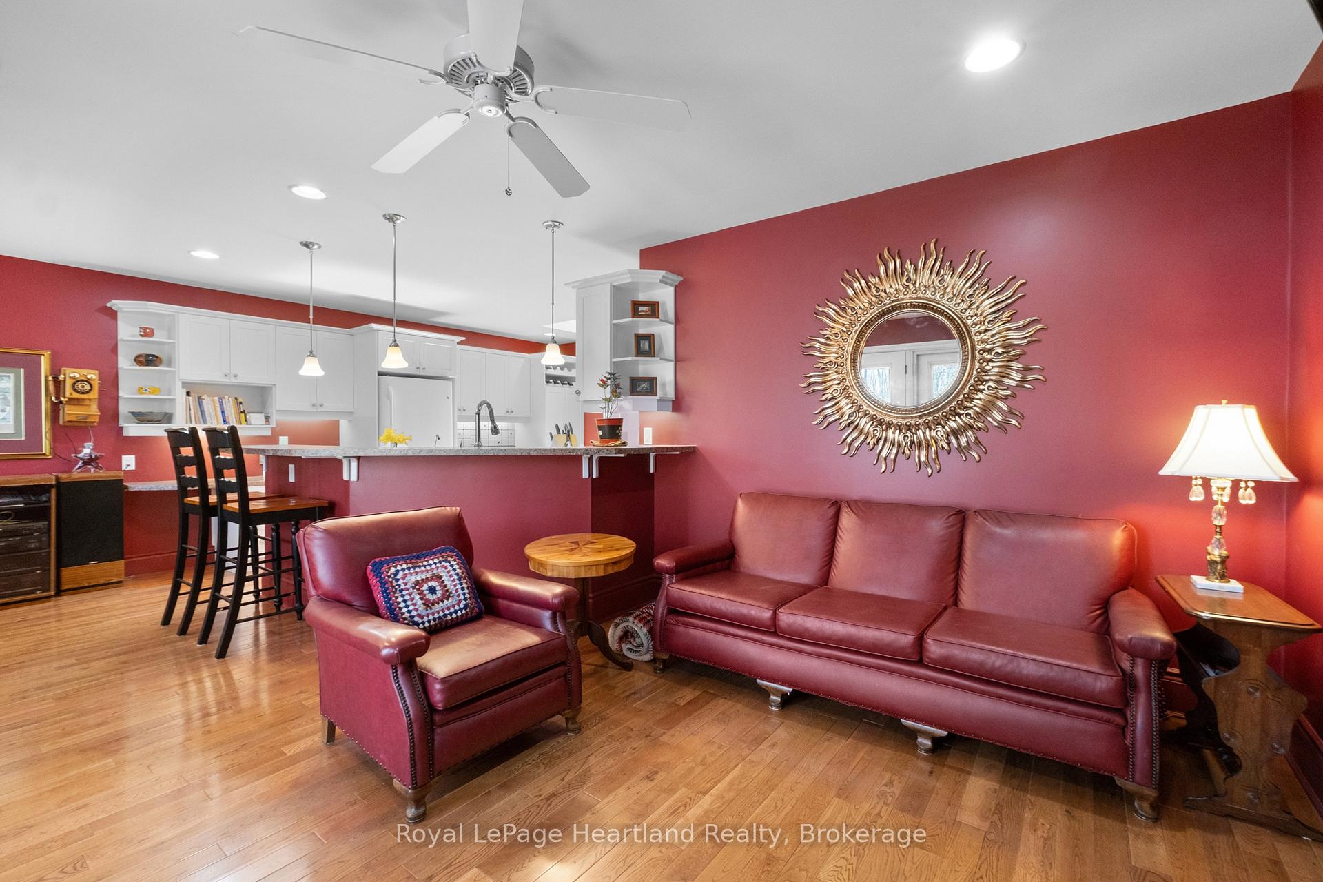 Photo 16 of 260 William Street E, North Middlesex, Parkhill — HOMEH