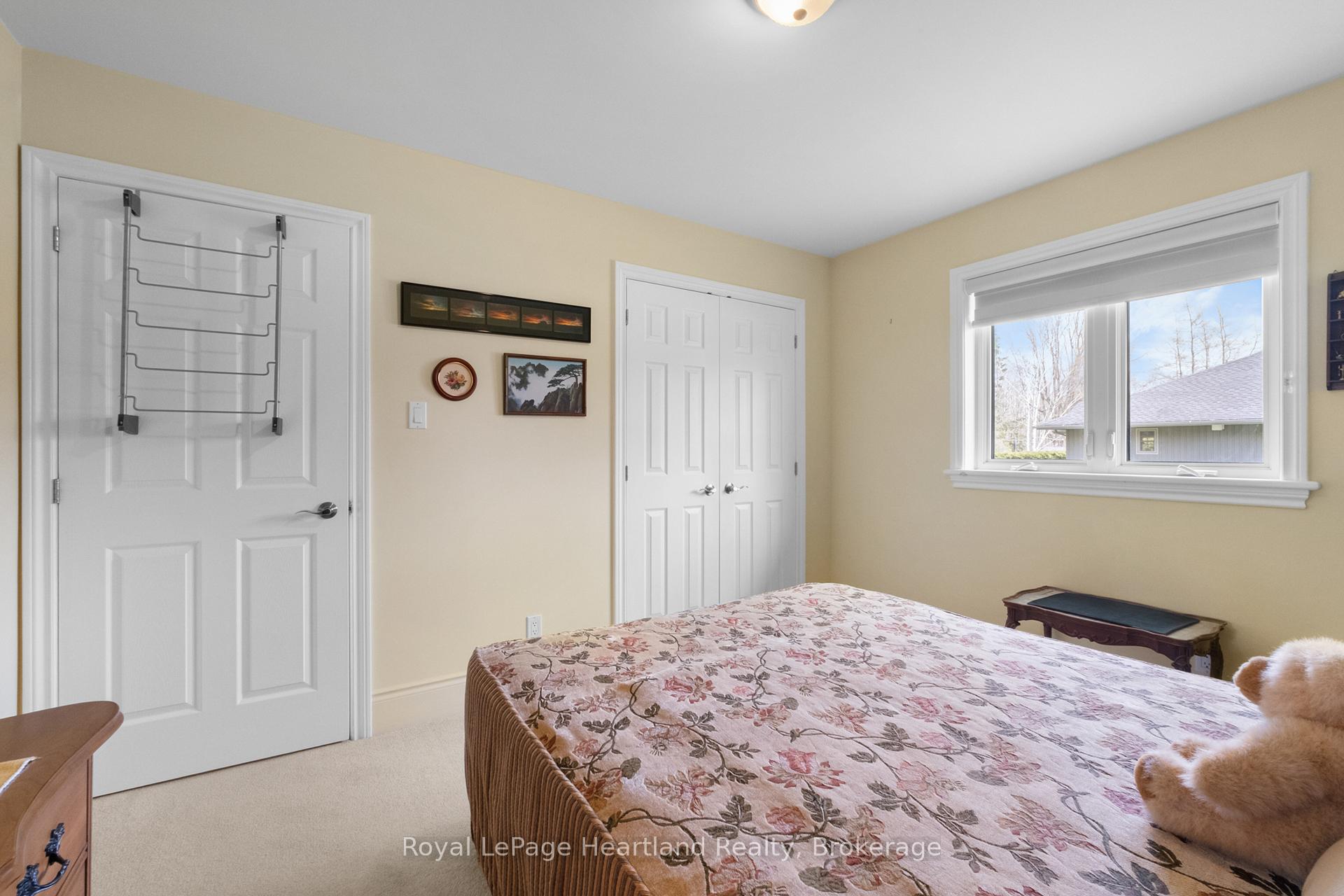 Photo 23 of 260 William Street E, North Middlesex, Parkhill — HOMEH
