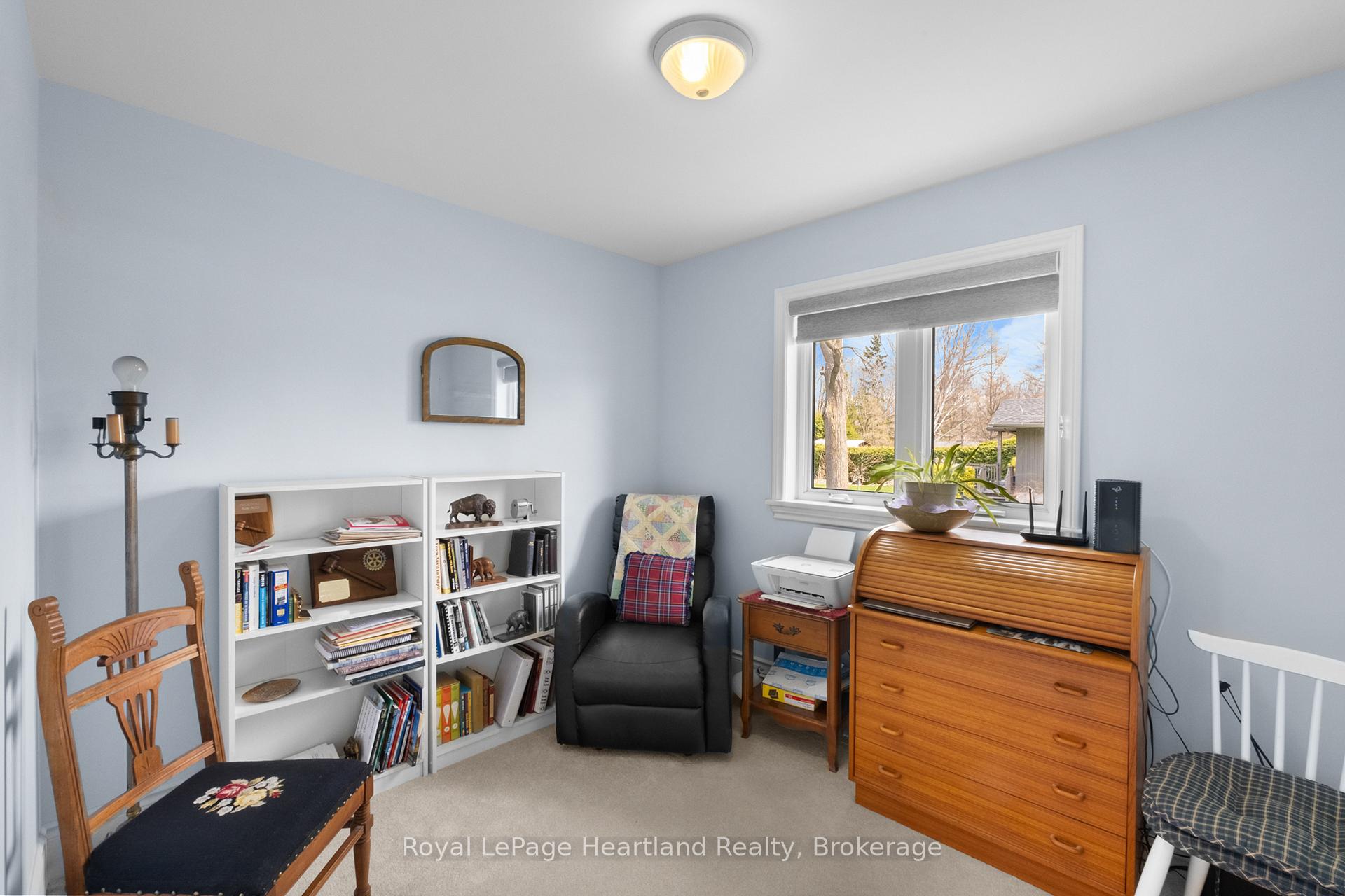 Photo 24 of 260 William Street E, North Middlesex, Parkhill — HOMEH