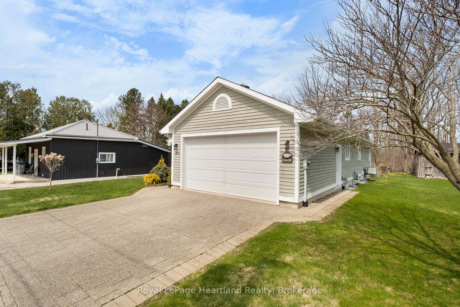 Photo 38 of 260 William Street E, North Middlesex, Parkhill — HOMEH