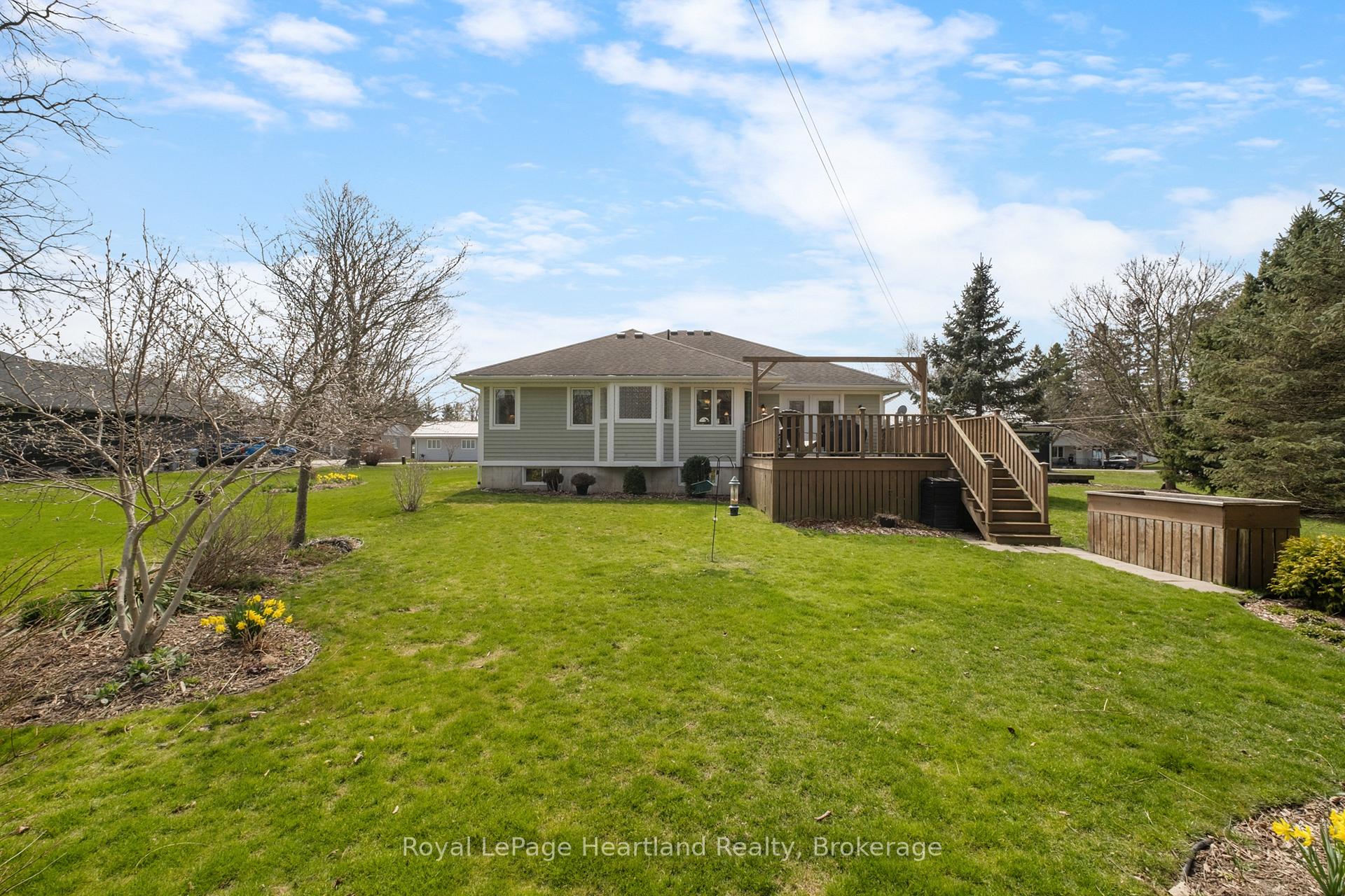 Photo 43 of 260 William Street E, North Middlesex, Parkhill — HOMEH