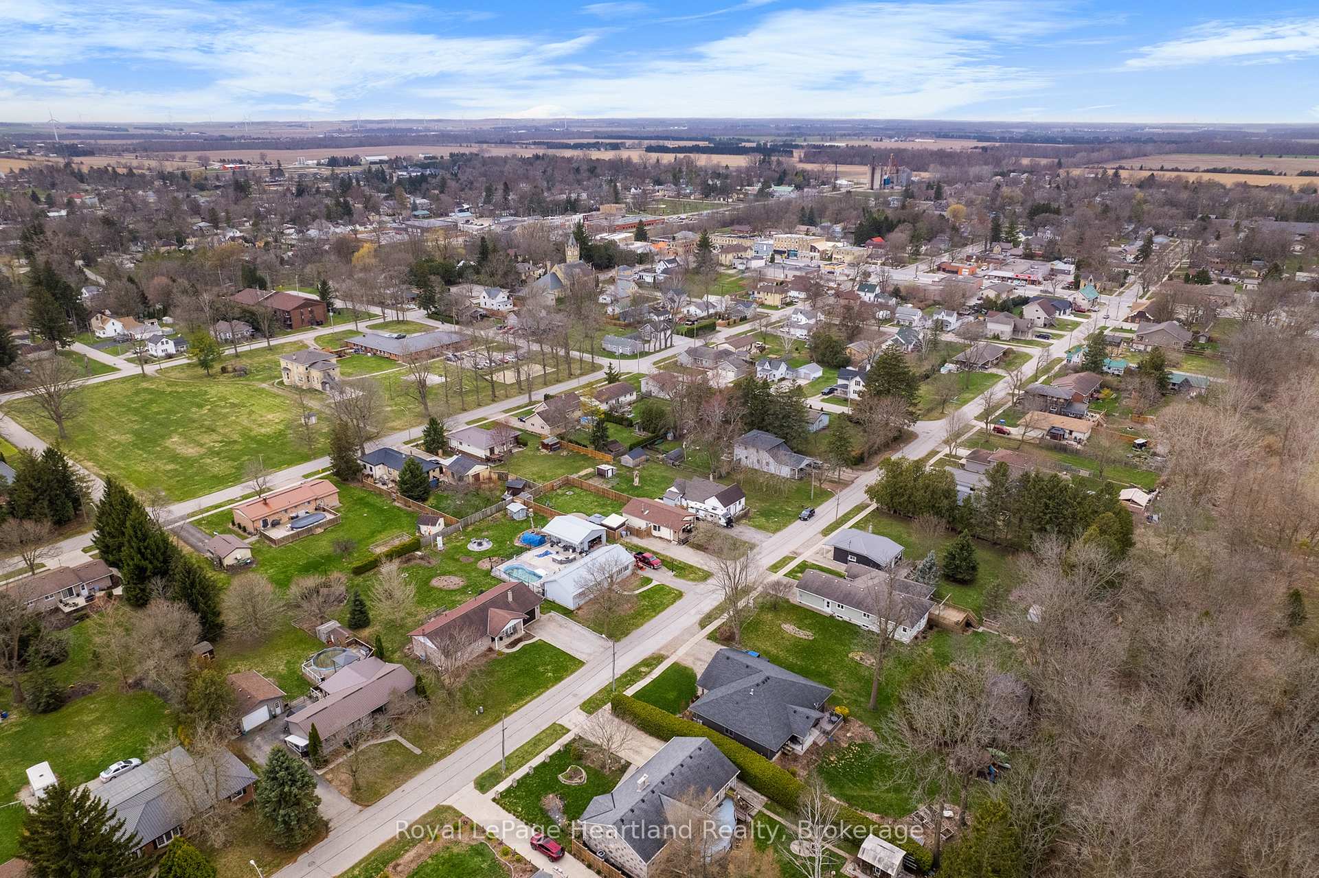 Photo 45 of 260 William Street E, North Middlesex, Parkhill — HOMEH