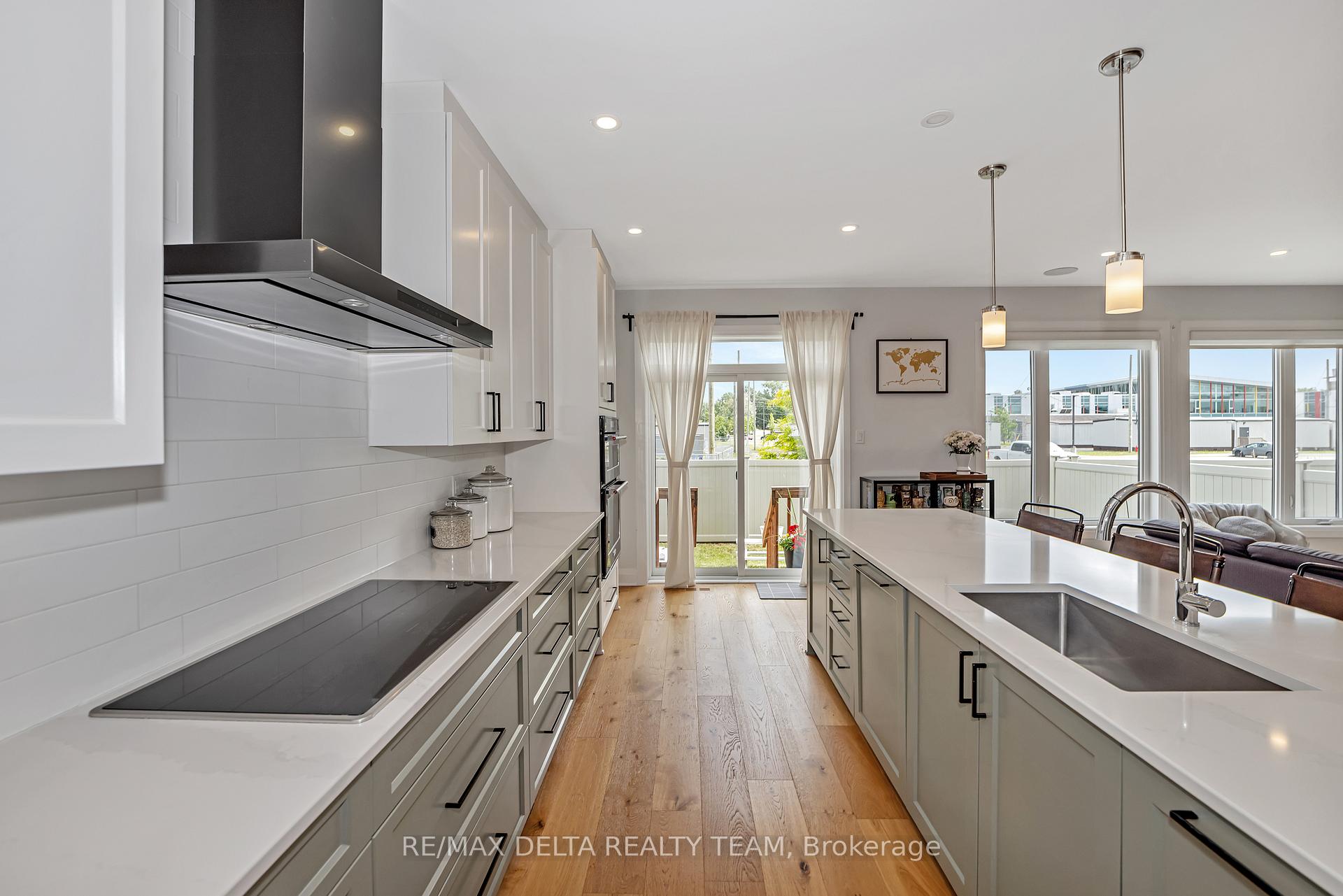 Photo 8 of 128 Crevasse Road, Ottawa, Mer Bleue/Bradley Estates/Anderson Park — HOMEH