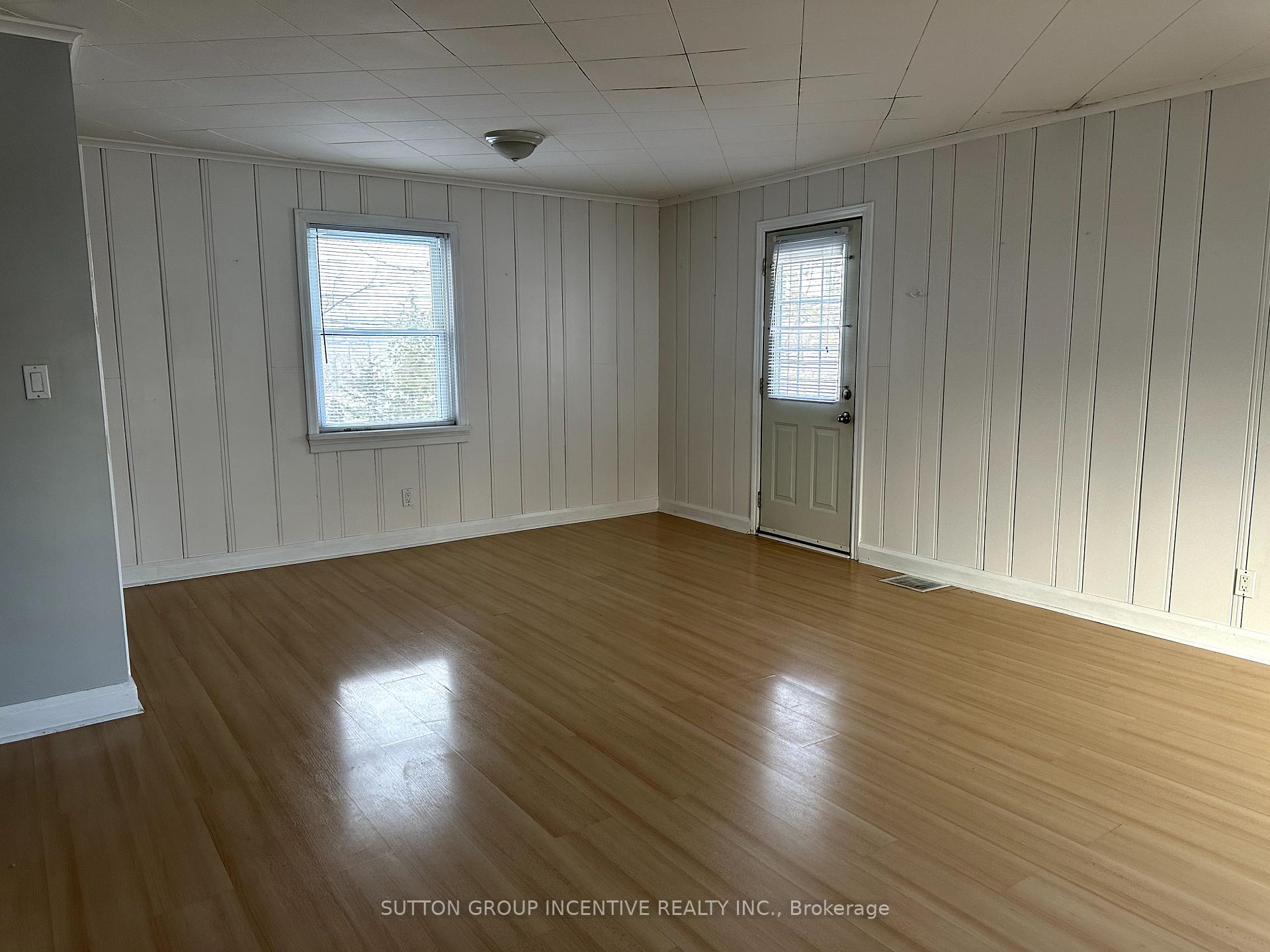 Photo 4 of Unit 2, 283 East Street E, Orillia — HOMEH